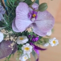 Orquideas hiperrealistas Lavinia, centro de flores que parecen de verdad y de fácil mantenimiento
