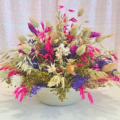 centro decorativo de flores naturales con recipiente de ceramica Casandra