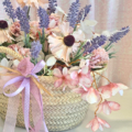 cesta de flores artificiales celia para decoracion de celebraciones