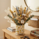 maceta decorativa limones con flores secas y preservadas, ideales para una decoeación elegante y campestre al mismo tiempo.